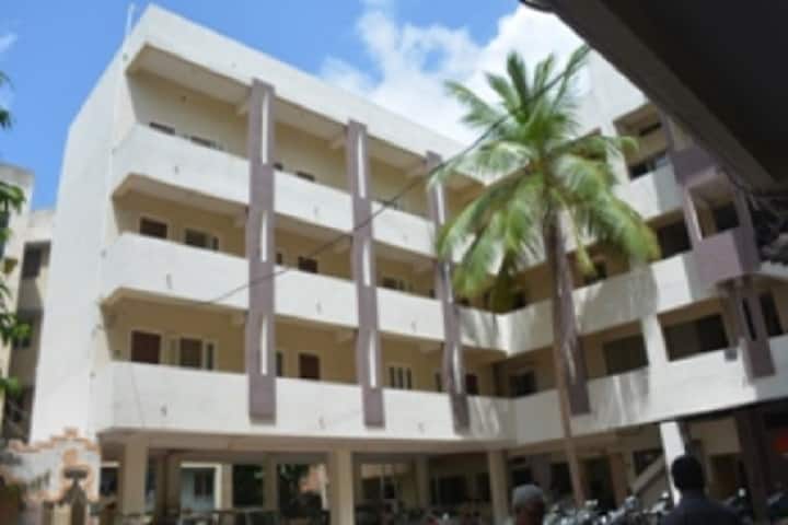 Dr VH Dave Homeopathic Medical College campus in Kheda, Gujarat, India — photo 4