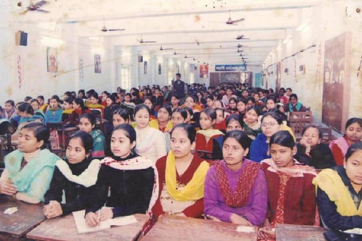 Kanpur Vidya Mandir Mahila Mahavidyalaya campus in Kanpur, Uttar Pradesh, India — photo 2