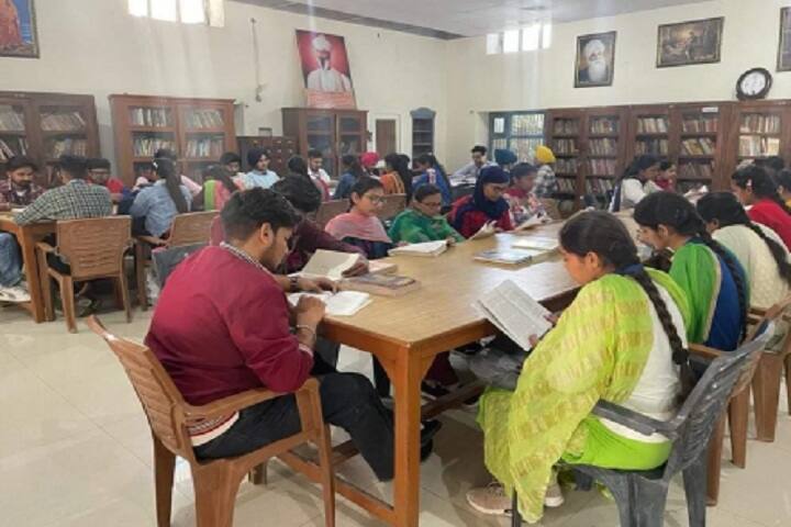 Shri Guru Arjan Dev Government College campus in Amritsar, Punjab, India — photo 3