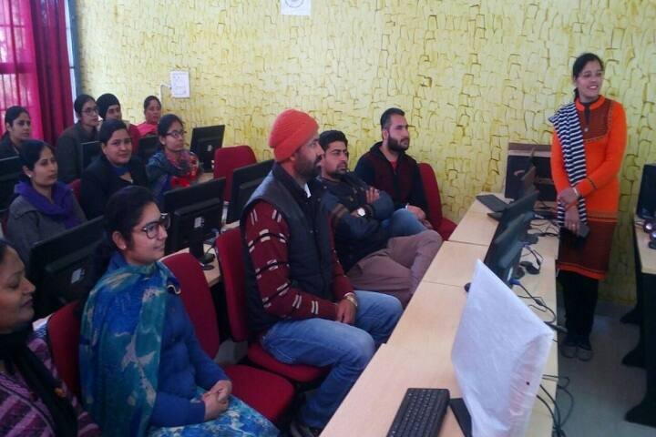 Shri Guru Arjan Dev Government College campus in Amritsar, Punjab, India — photo 4