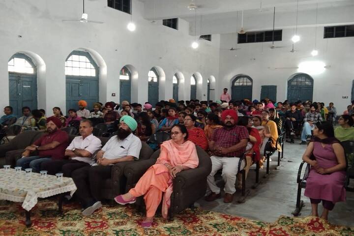 Shri Guru Arjan Dev Government College campus in Amritsar, Punjab, India — photo 5