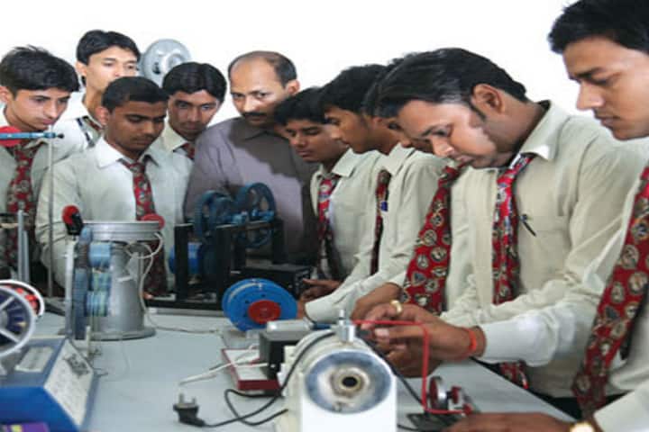 Roorkee Engineering and Management Technology Institute campus in Shamli, Uttar Pradesh, India — photo 4
