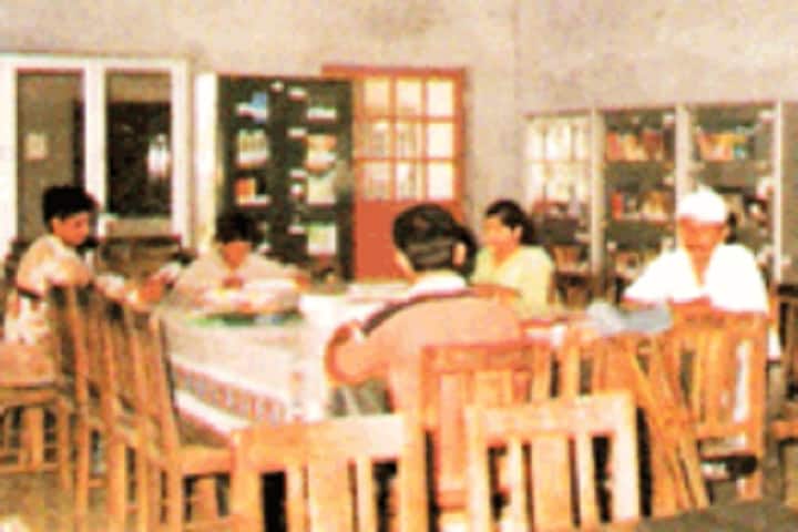 Vaidya Yagya Dutt Sharma Ayurved Mahavidyalaya campus in Khurja, Uttar Pradesh, India — photo 6