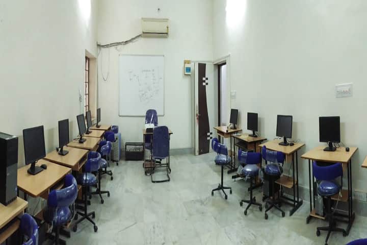 Shri Nakoda Parshvanath Jain Mahavidyalaya campus in Jodhpur, Rajasthan, India — photo 4