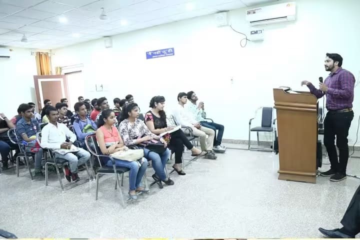 Sh LN Hindu College campus in Rohtak, Haryana, India — photo 2