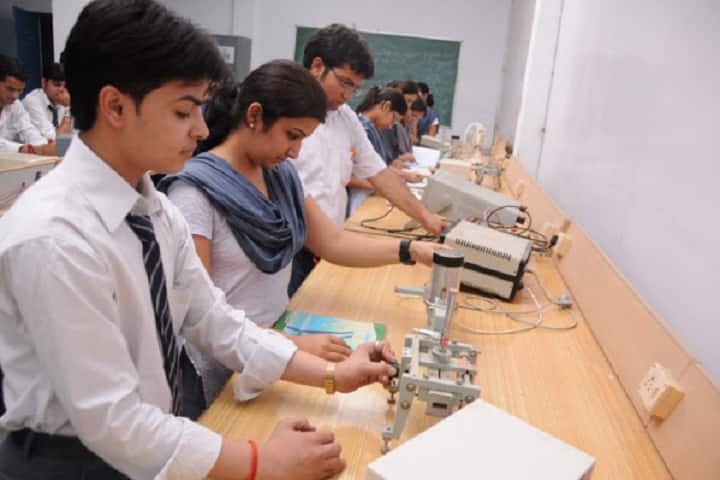 Sachdeva Institute of Technology campus in Mathura, Uttar Pradesh, India — photo 6