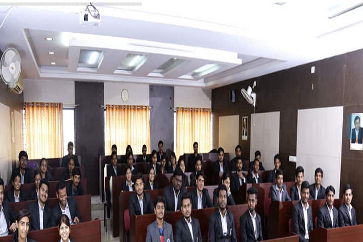 Chetan Business School Institute of Management and Research campus in Hubli, Karnataka, India — photo 3