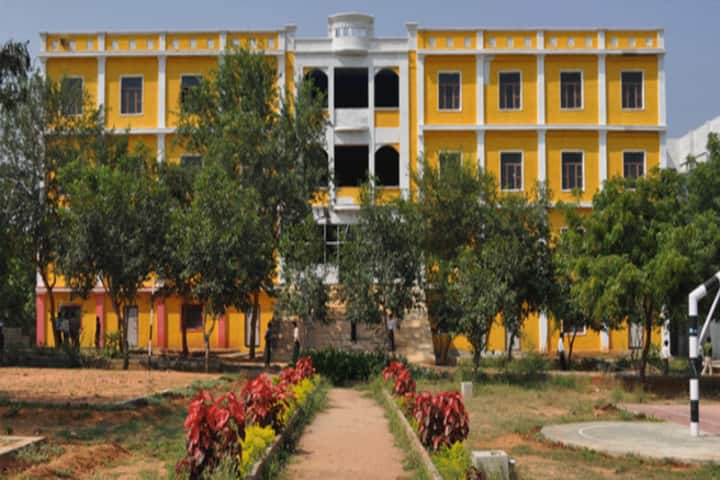 Newton's Institute of Science and Technology campus in Guntur, Andhra Pradesh, India — photo 1