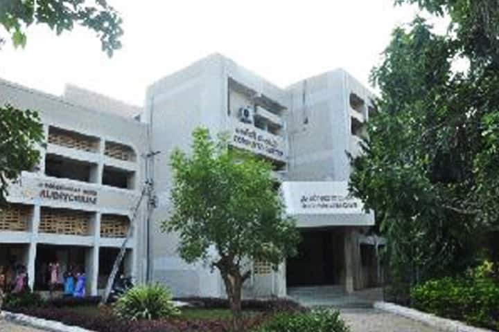 Yadava College campus in Madurai, Tamil Nadu, India — photo 2