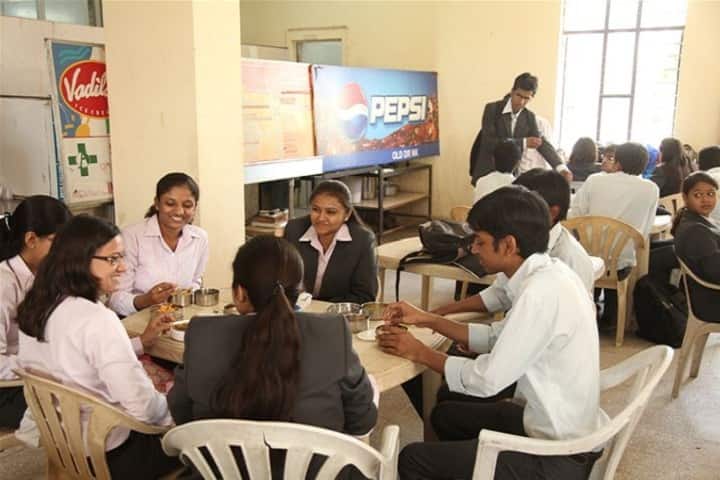 Sal Institute of Technology and Engineering Research campus in Ahmedabad, Gujarat, India — photo 2