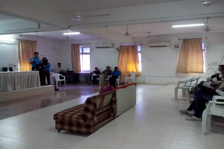Sal Institute of Technology and Engineering Research campus in Ahmedabad, Gujarat, India — photo 4