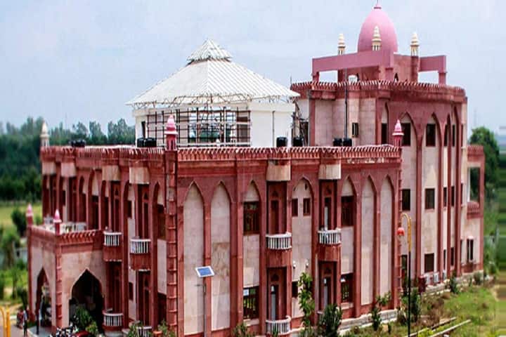 Khwaja Moinuddin Chishti Language University, Lucknow campus in Lucknow, Uttar Pradesh, India