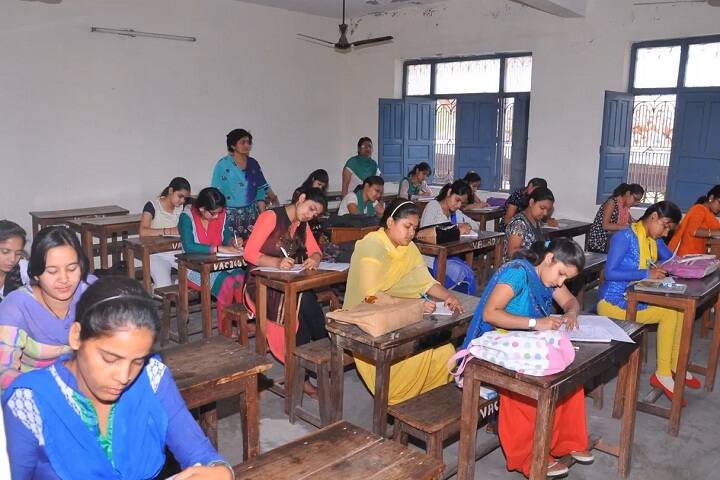 Vaish Arya Kanya Mahavidyalaya campus in Bahadurgarh, Haryana, India — photo 2