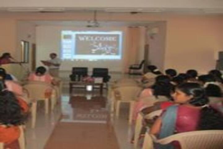 Holy Cross College campus in Kanyakumari, Tamil Nadu, India — photo 4