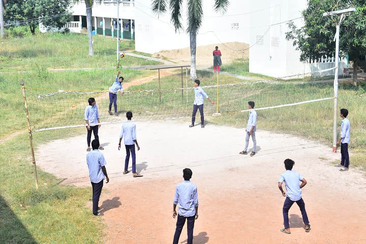 Sri Mullapudi Venkataraya Memorial Polytechnic campus in West Godavari, Andhra Pradesh, India — photo 5