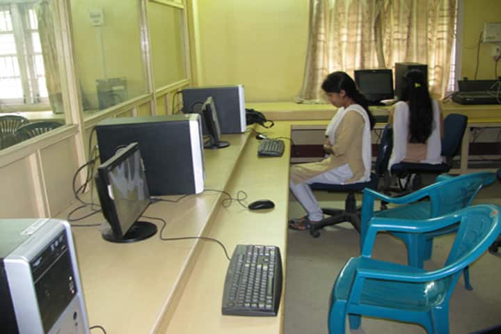 Madhab Choudhury College campus in Guwahati, Assam, India — photo 5
