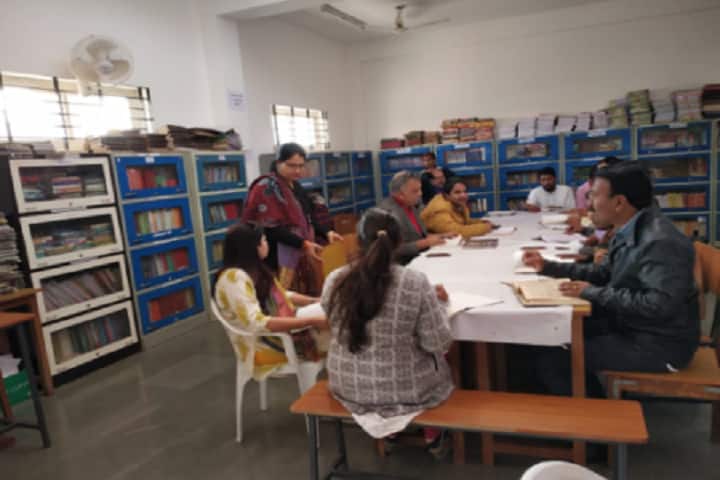 Maharishi Panini Sanskrit Vishwavidyalaya campus in Ujjain, Madhya Pradesh, India — photo 3