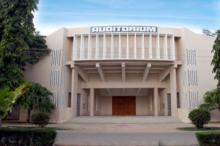 Auxilium College campus in Vellore, Tamil Nadu, India — photo 3