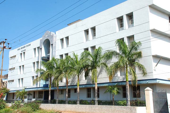 Jamal Mohamed College campus in Tiruchirappalli, Tamil Nadu, India — photo 3