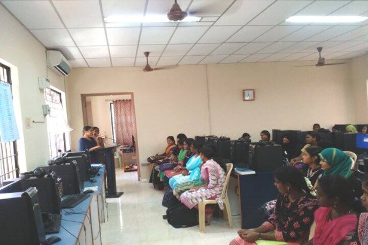 Jamal Mohamed College campus in Tiruchirappalli, Tamil Nadu, India — photo 5