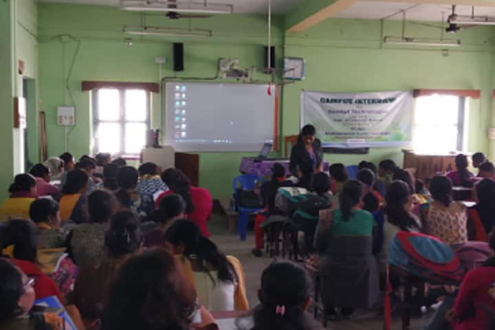 Mahishadal Girls College campus in Mahishadal, West Bengal, India — photo 4
