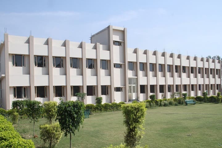 Sri Guru Harkrishan Sahib Khalsa College campus in Ambala, Haryana, India — photo 1