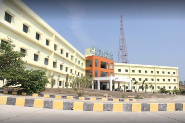 JNTUK University College of Engineering campus in Vizianagaram, Andhra Pradesh, India — photo 1
