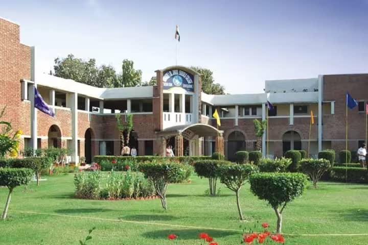 Banwari Lal Jindal Suiwala College campus in Tosham, Haryana, India — photo 2