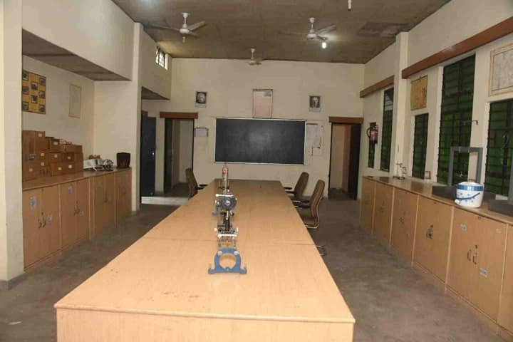 Banwari Lal Jindal Suiwala College campus in Tosham, Haryana, India — photo 3