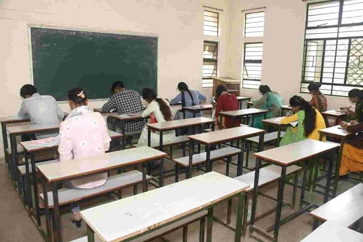 Banwari Lal Jindal Suiwala College campus in Tosham, Haryana, India — photo 4