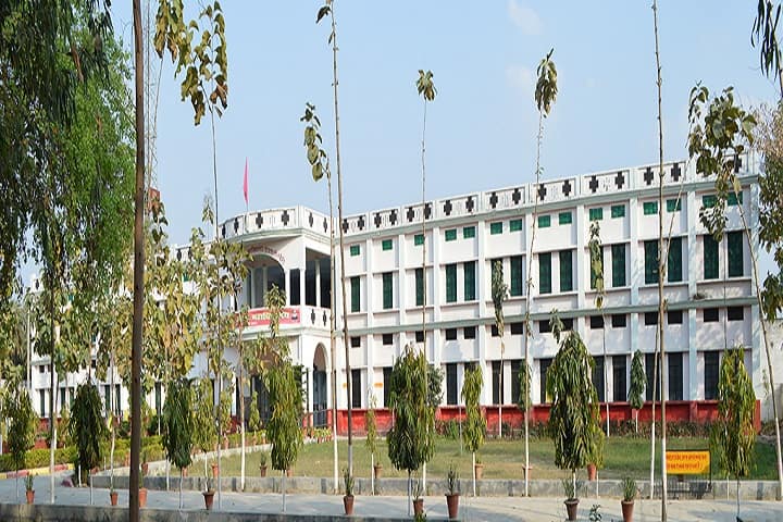 Adarsh Janta Mahavidyalaya campus in Lakhimpur Kheri, Uttar Pradesh, India — photo 1