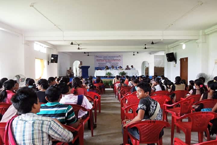 SB Deorah College campus in Guwahati, Assam, India — photo 4