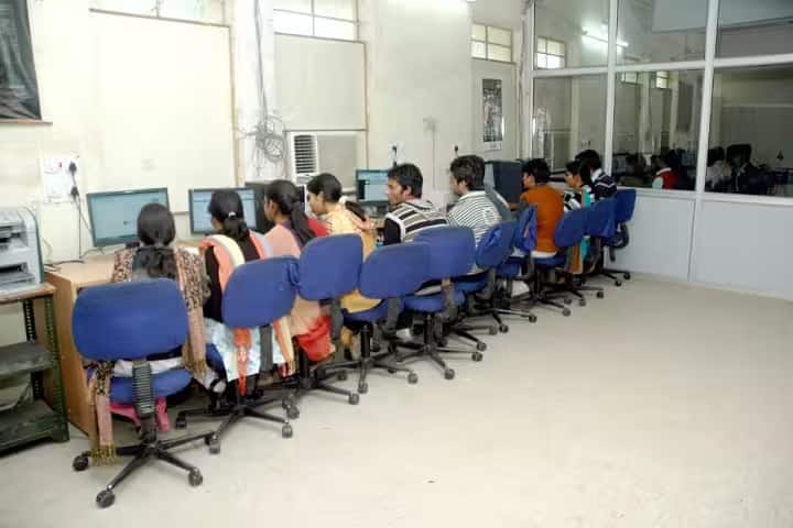 Government Polytechnic campus in Ghaziabad, Uttar Pradesh, India — photo 2