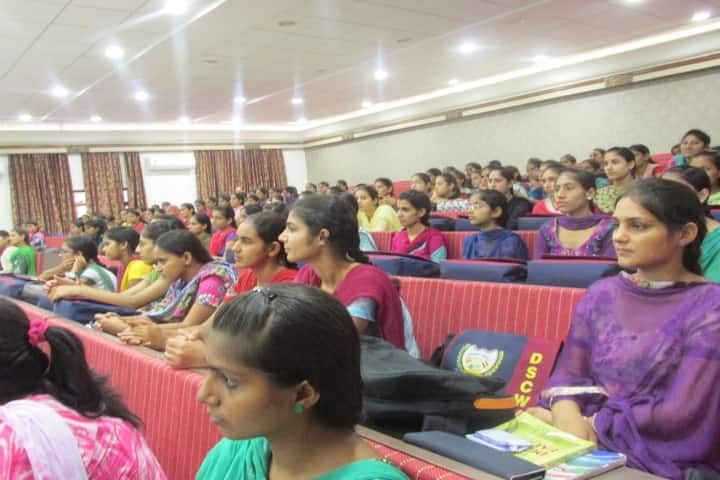Dev Samaj College for Women campus in Ferozepur, Punjab, India — photo 2