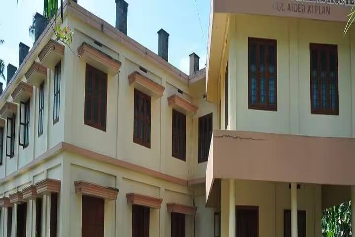 St Aloysius College campus in Alappuzha, Kerala, India — photo 5