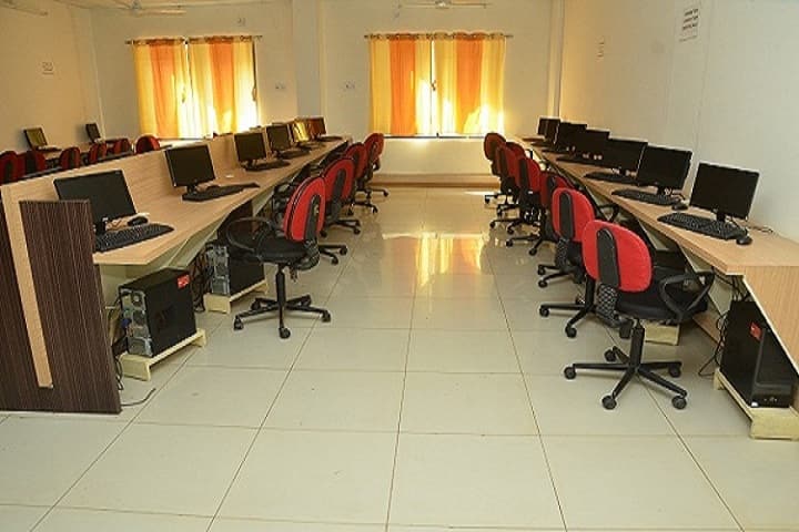 Om Engineering College campus in Junagadh, Gujarat, India — photo 1
