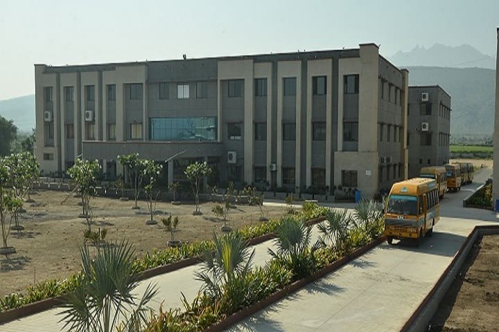 Om Engineering College campus in Junagadh, Gujarat, India — photo 2