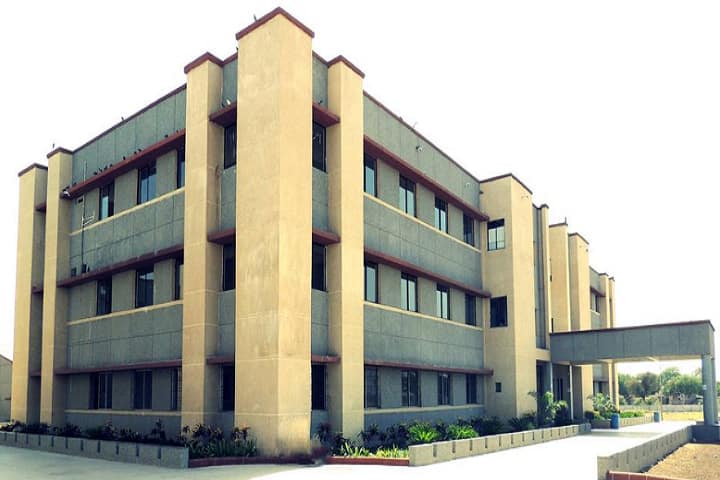 Om Engineering College campus in Junagadh, Gujarat, India — photo 3
