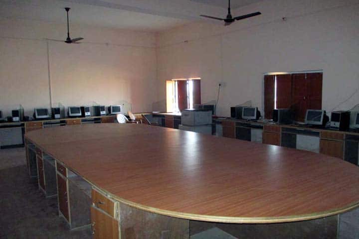 Jang Bahadur Singh Patel Degree College campus in Allahabad, Uttar Pradesh, India — photo 2