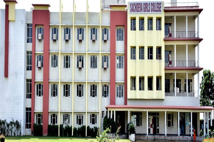 Sachdeva Girls College campus in Gharuan, Punjab, India — photo 1