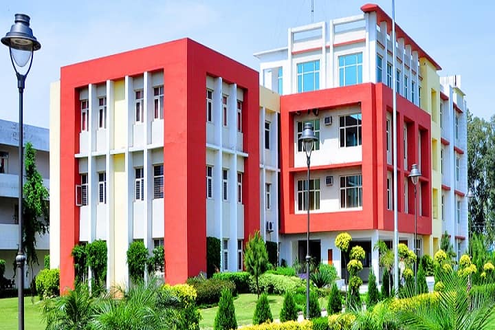 Sachdeva Girls College campus in Gharuan, Punjab, India — photo 2