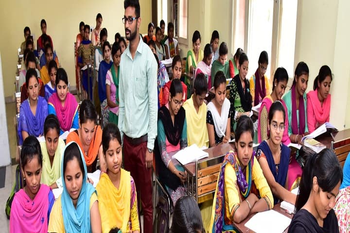 Sachdeva Girls College campus in Gharuan, Punjab, India — photo 4