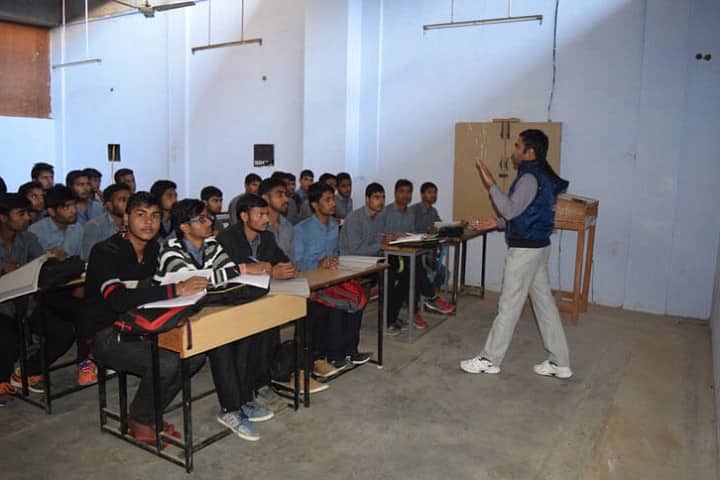 Rani Jhansi Laxmi Bai Government Polytechnic campus in Bhiwani, Haryana, India — photo 2