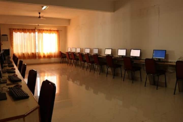 Vinayaka Mission's Sankarachariyar Dental College campus in Salem, Tamil Nadu, India — photo 4