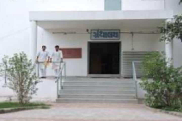 Gujarat Vidyapith campus in Ahmedabad, Gujarat, India — photo 2
