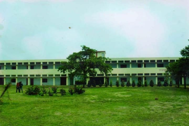 Chandra Sekhar Azad Mahavidyalaya campus in Allahabad, Uttar Pradesh, India — photo 1
