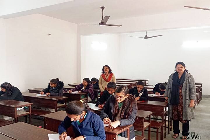 Shri Tika Ram Kanya Mahavidyalaya campus in Aligarh, Uttar Pradesh, India — photo 5