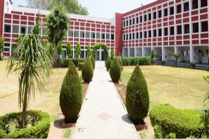 Post Graduate Government College for Girls, Chandigarh campus in Chandigarh, India