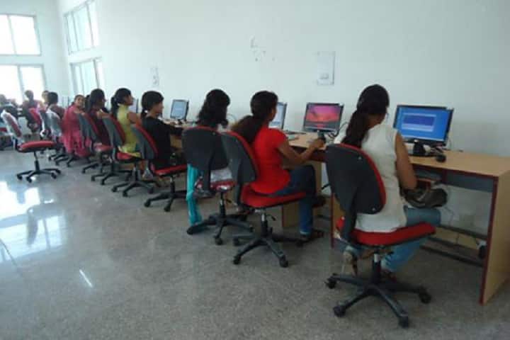Rayat-Bahra College of Engineering and Nano Technology for Women campus in Hoshiarpur, Punjab, India — photo 3