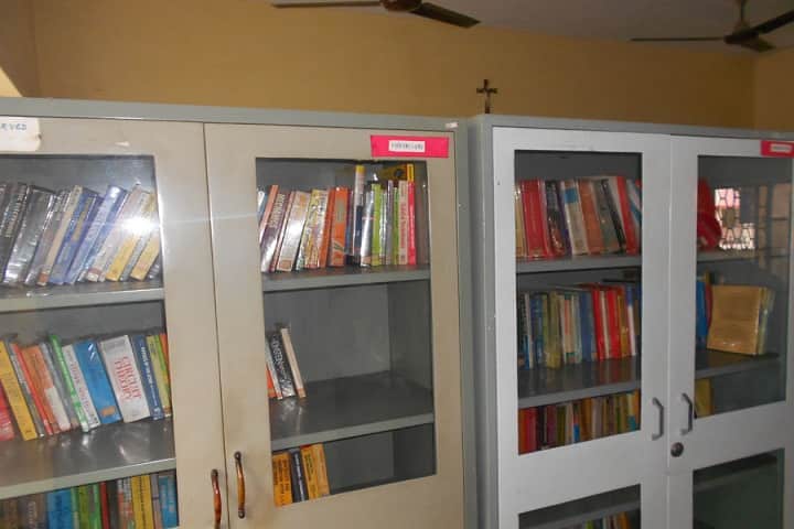 Sacred Heart Degree College campus in Sitapur, Uttar Pradesh, India — photo 3